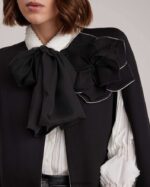 הַלבָּשָׁה Anne Fontaine שכמיית manolo cape milano עם פתחי חורי זרוע וסיכת פרחים נשלפת שָׁחוֹר נשים DL8V8L453 - Image 3